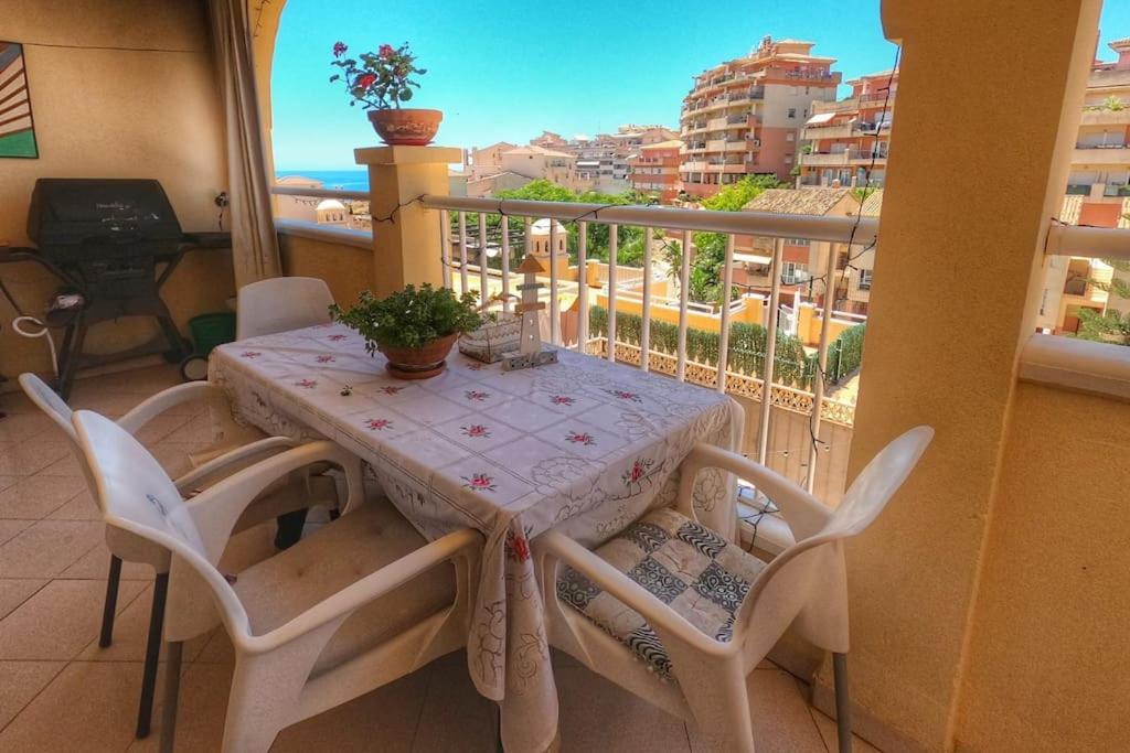 Room With Sea And Mountain Views Habitacion En Piso Compartido Para 1 O 2 Personas Benalmádena Exterior foto